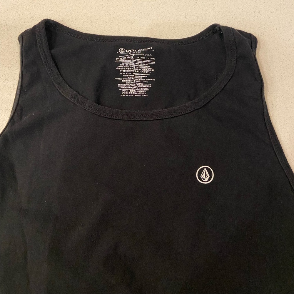 Volcom tank - Picture 2 of 3